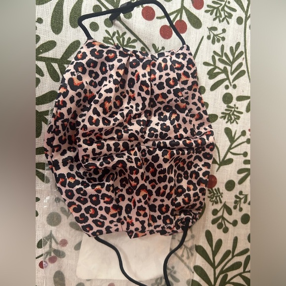 Slip Reusable Face Covering  Mask NIB - Picture 5 of 7